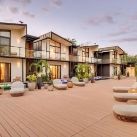 The Bungalows #9 - Boutique Hotel in Flamingo Beach - Ground Level Studio