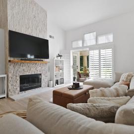RARE Poolside - LUXE 1BR King, Pool, EV station