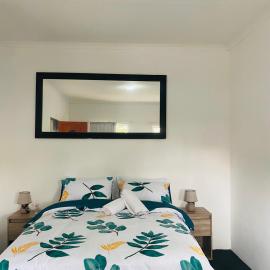 Linies guest house، فندق في بينوني