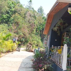 Tympang Chalet Home Stay, ξενοδοχείο σε Dawki