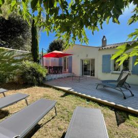 Villa du Bonheur Carambole, hotel in Saint-Georges-dʼOléron