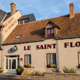 Logis Hôtel Le Saint Florent, hotel u gradu Mont-près-Chambord