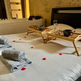 Love Queen SPA DÉTENTE, hotel v destinaci Blois