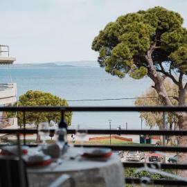 Nephele - Unique Beachfront Apartment in Nea Makri