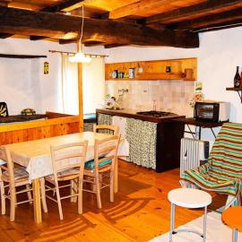 B&B Levigliani, hotel i Levigliani