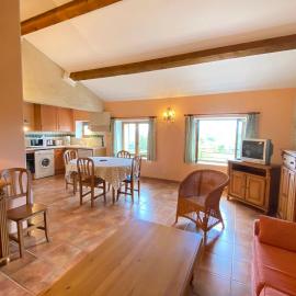04B8 Beautiful T3 in the heart of lavender - pool