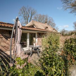 Rustig Tiny House in het groen nabij Enschede & UT, хотел в Енсхеде