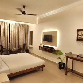 Vagator Beachside Apartment with Pool by Welkin Stays, Hotel in Vagator