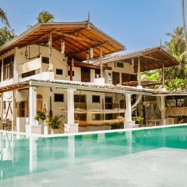 Deep Blue, hotel i Matara