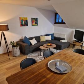 Ferienwohnung im Schlosshof، فندق في موندزي