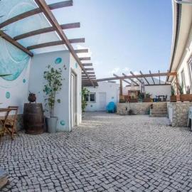 Charming House with Shared Pool in Atalaia, 110 m²