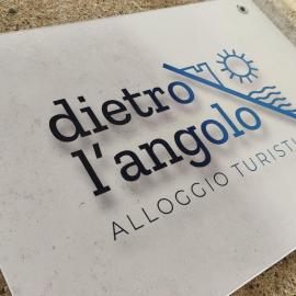 Dietro l'Angolo