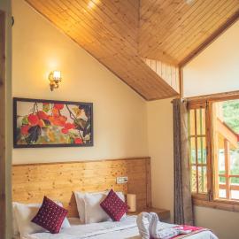 Persimmon Farmstead, hotel v destinácii Manāli