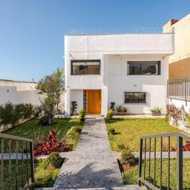 Charming Villa in Harhoura, hotel a Temara