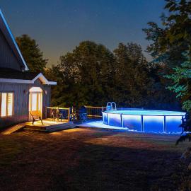 Cozy chalet with Pool and Spa, hotel in Grenville-sur-la-Rouge