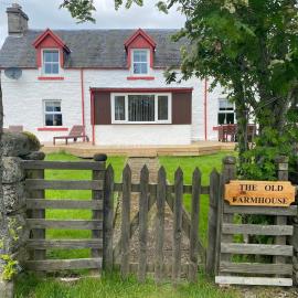 The old Farmhouse Minutes from lochness