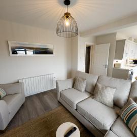 Luxury 2-Bedroom Apartment Overlooking the Beach with Private Balcony, hotel in Bundoran