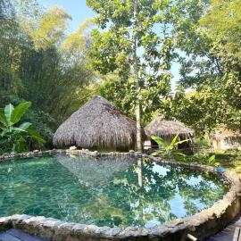 Las Cabañas del Rio, מלון במינקה