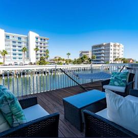 Canal Place 6 Harbor views with access to boat slip