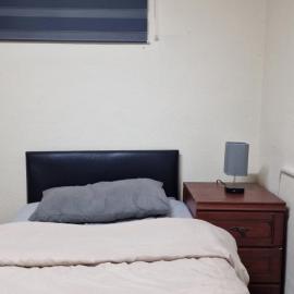 Room near East Midland Airport 8