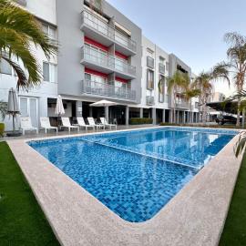 Departamento con BONITA VISTA , BALCÓN y ALBERCA !! en CERRITOS - 406 A -, hotel u gradu 'Mazatlán'