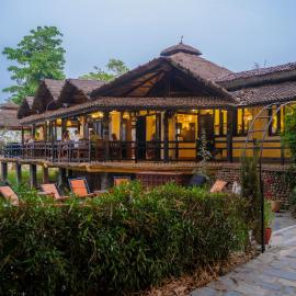 사우라하에 위치한 호텔 Sapana Village Lodge