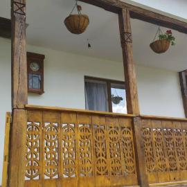 PRIDVOR de STOENESTI, готель у місті Bîrlogu