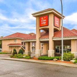Econo Lodge Inn & Suites, hotel u gradu Letbridž