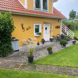 Gäst lägenhet i centrala Falkenberg botten plan utmärkt för äldre folk, hotel in Falkenberg