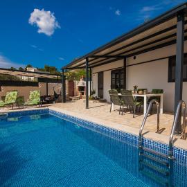 Oleum Family Home - free Zlatni Rat parking