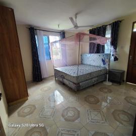 Wema centre apartment, מלון בGatunga