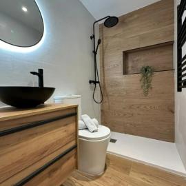 Apartamento temporal cómodo y moderno para estancias personales o profesionales, hotel a Coslada
