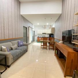 Entire Home in West Lombok near Senggigi, hotel in Montongbuwoh