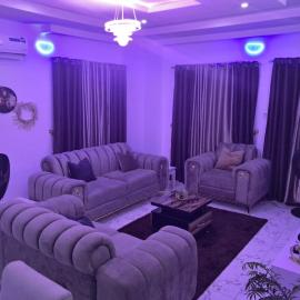 Comfort Homes - Cozy Apartment in Egbeda, ξενοδοχείο σε Okunola