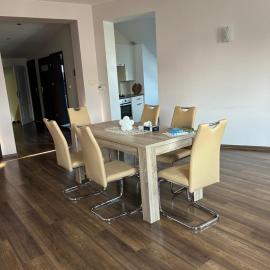 Apartament Bobrzańska - 4 bedrooms sypialnie