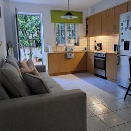 Sweet Green Home in Nea Makri, hotel di Nea Makri