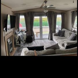 Lodge by the Sea, hotel in Kinmel Bay