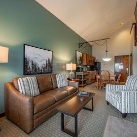 B302 One Bedroom & Loft Lake View, hotel di Oakland