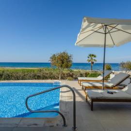 Kallisti Beach & Spa Villa - A Luxury Seaside Retreat, hotel en Lachi