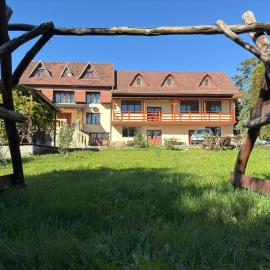 Pensiunea Nóra's Garden, hotell sihtkohas Brîncoveneşti