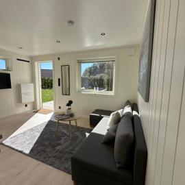 Kaldvell Stays Central - New Apartment、リレサンのホテル