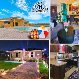 The Surada Bay 2 bedrooms, khách sạn ở Old Harbour