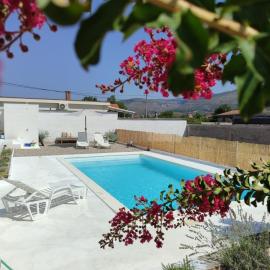 Boutique pool house Blagaj, Hotel in Kosor
