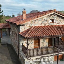 Apartamento con terraza en el Valle de Soba