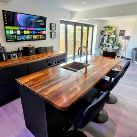 Stylish, Modern Cardiff Home, Perfect for Groups and Families