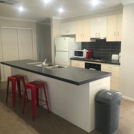 Home in wodonga-Comfort city, hotell i Wodonga