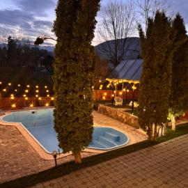 Rare Forest Retreat & Spa- Bran, отель в Бране