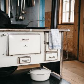 Floras Haus Hostel, Hotel in Schattwald