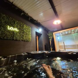 Homelove Spa、Neuilly-en-Thelleのホテル