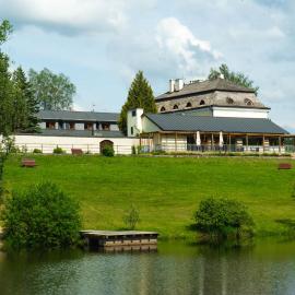 Resort Líšenský Dvůr, Hotel in Sněžné